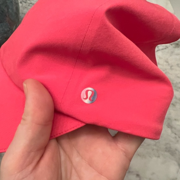 Lululemon lightweight hat. Great condition! - Picture 2 of 2